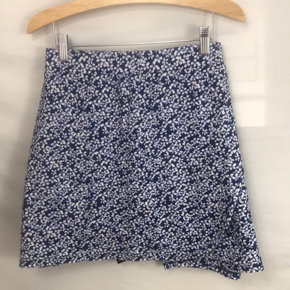 Jones New York Pants - Jones New York NAVY/White Tennis/Golf Skorts XL